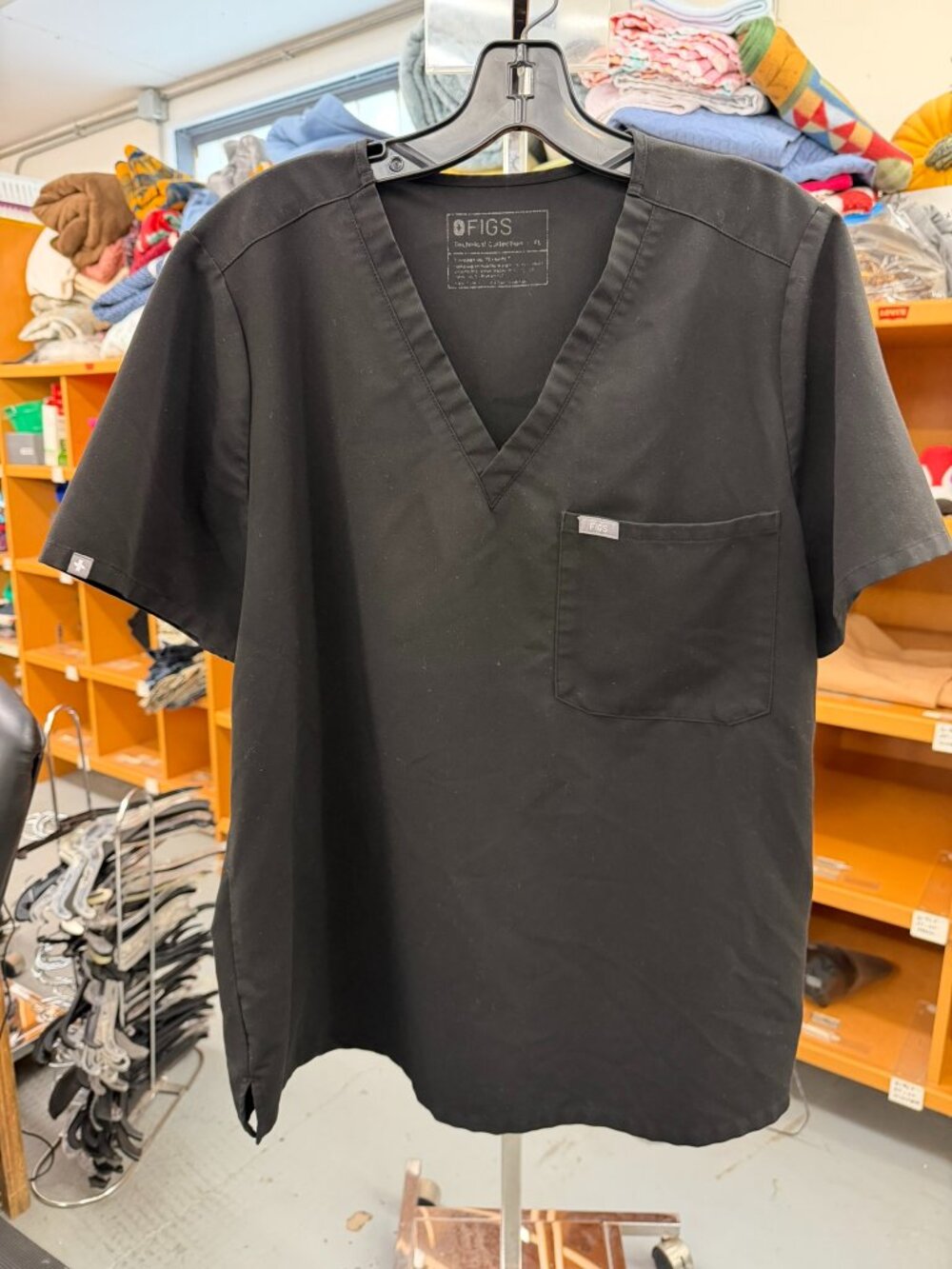 FIGS Catarina One-Pocket Scrub Top | FIONx™ Stretch | Classic Fit